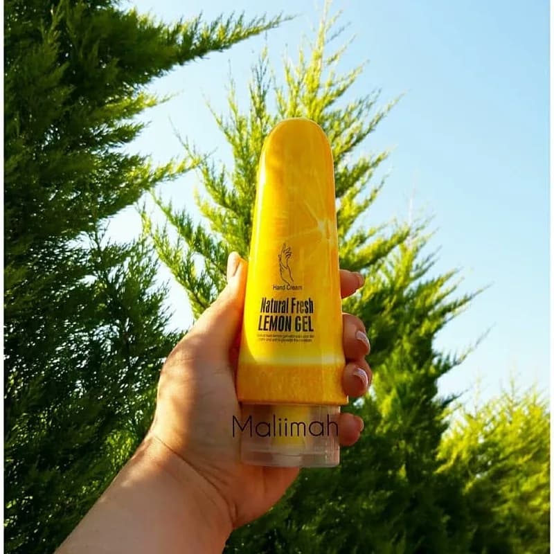 کرم آبرسان و مرطوب کننده تیوپی میوه ای