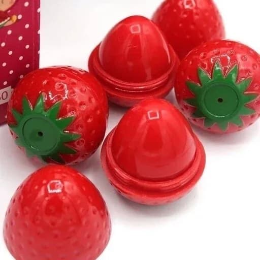 بالم لب کیوت توت فرنگی(محصول آرایشی شب و روز) | رژینا بالم لب کیوت توت فرنگی(محصول آرایشی شب و روز)