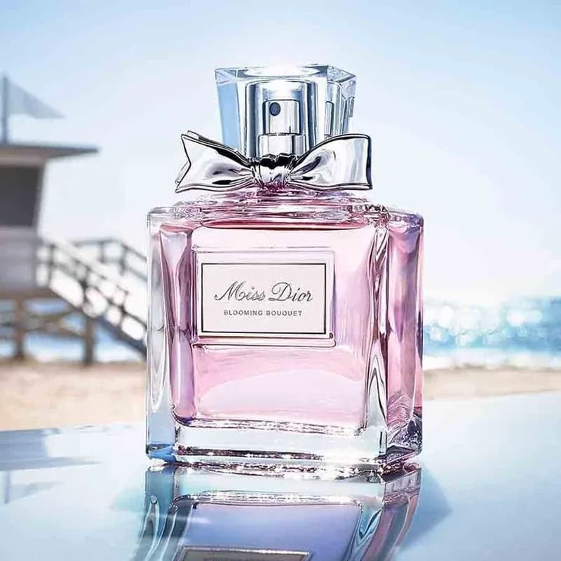 عطر زنانه میس دیور بلومینگ - رایحه گلی بهاری (5 تا 50 میل)