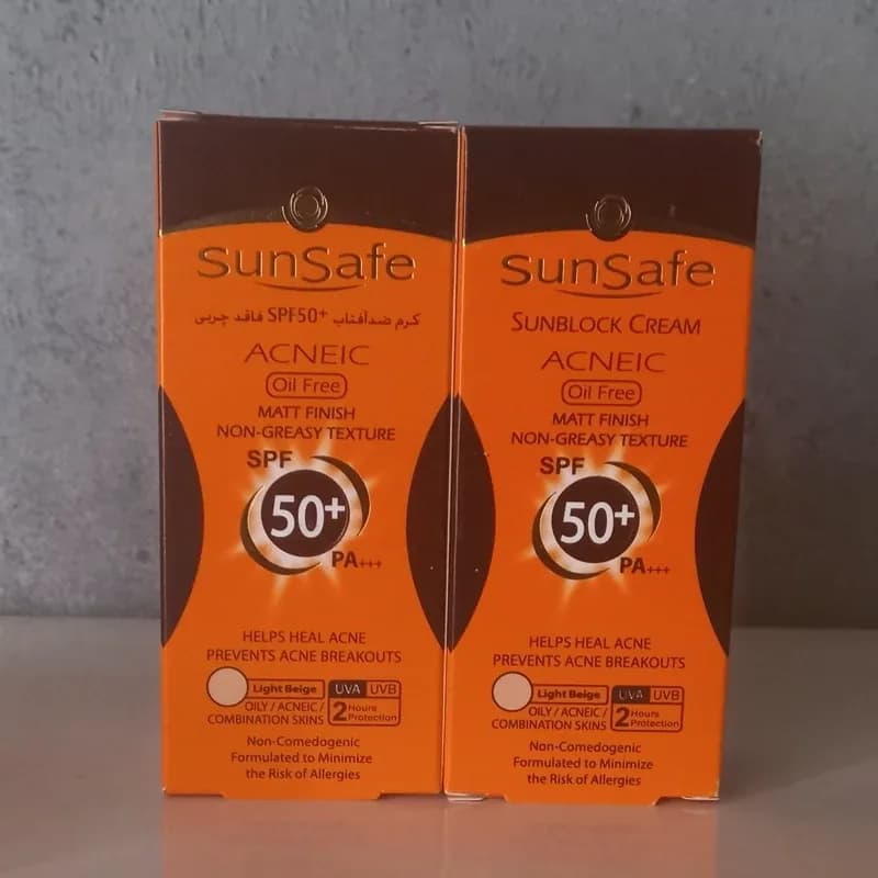 ضد آفتاب سان سیف رنگی فاقد چربیspf50 بژ روشن | رژینا ضد آفتاب سان سیف رنگی فاقد چربیspf50 بژ روشن